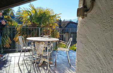 Elegant Traditional Home Steps from the Lake, with Garden and Panoramic Terrace - Photo 6