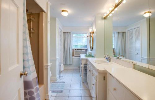 Lakefront Bristol Vacation Rental - Hike and Ski! - Foto 19