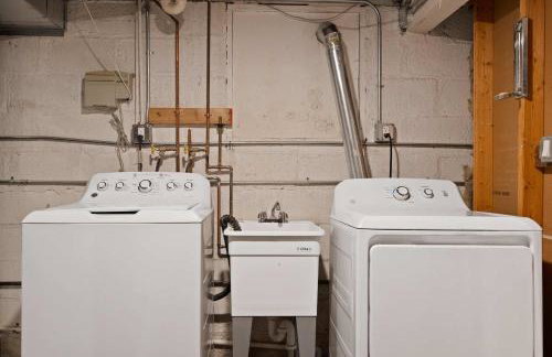 New Elmhurst Gem - Game Room & Amazing Yard - Foto 37