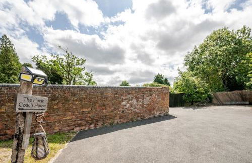 The Hurst Coach House - Photo 13