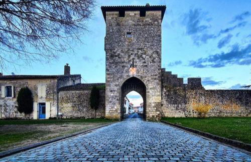 Joli gîte indépendant 2 à 4 personnes, au calme, serviettes & draps fournis, wifi, climatisation, parking gratuit - Foto 20