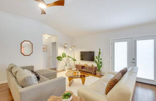 3 Mi to Escambia Bay Home with Deck and Private Yard! - Foto 4