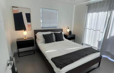 Stylish Pool Home - Photo 19