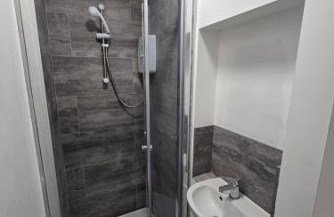 Fantastic Studio in Morden - Photo 6