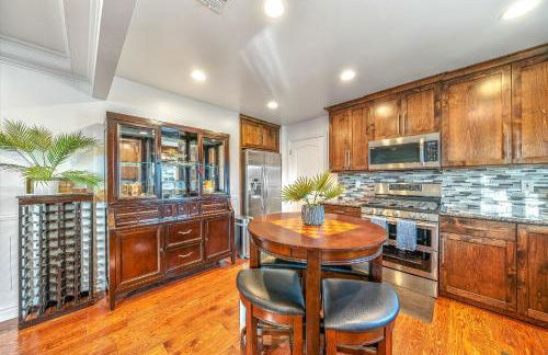 Fully Updated 3 BDR Seaside Home Minutes to Beach! - Foto 10