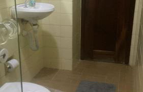 1 suíte cama king, 2 quartos com camas casal, 1 garagem, próx Basílica - Photo 22