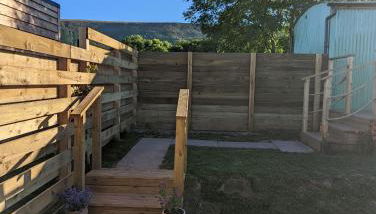 Red darren luxury hut - Photo 5