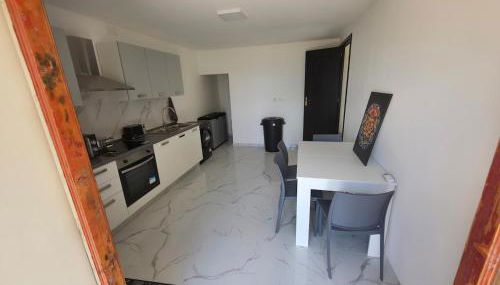 Modern Hillside Retreat with Panoramic Views - Foto 4