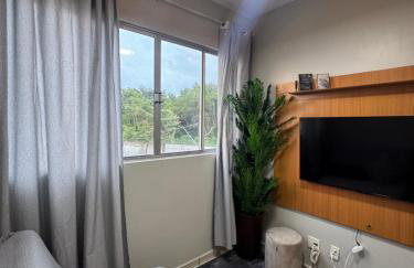 Pérola da Amazônia AP Aconchegante, Vista Floresta - Photo 1