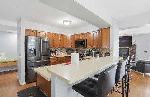 Summit Sanctuary with EV Ready Mountain Views - Foto 11