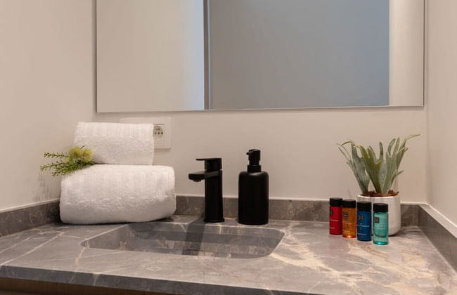 Stunning Apartment on top Location With Parking - Foto 23