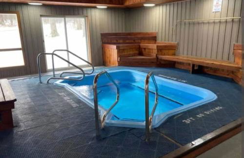 Top (third) floor loft condo. Full resort access. - Foto 16