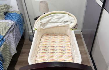 Brand new private Home with Yard free parking, near Ontario airport - Foto 8