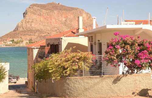 Myron & Gabby's House - Photo 11