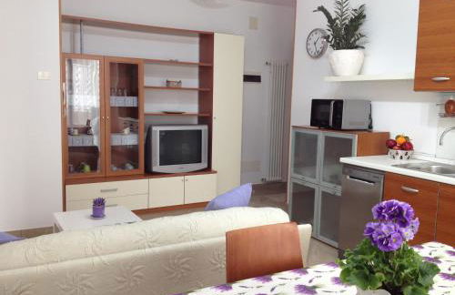 Aloe beach apartments, ombrellone, parcheggio e uso di biciclette gratis - Photo 1