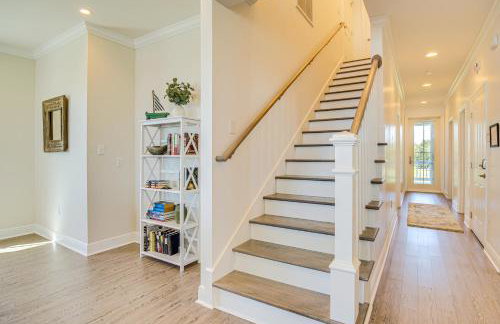 Walk to Beach Oceanfront Home with Outdoor Kitchen - Foto 19