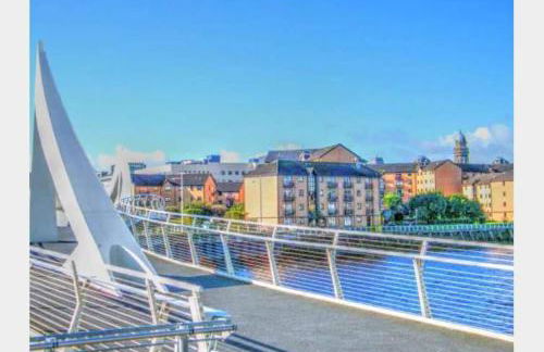 Glasgow City Centre Flat with River Views and Parking - Foto 35