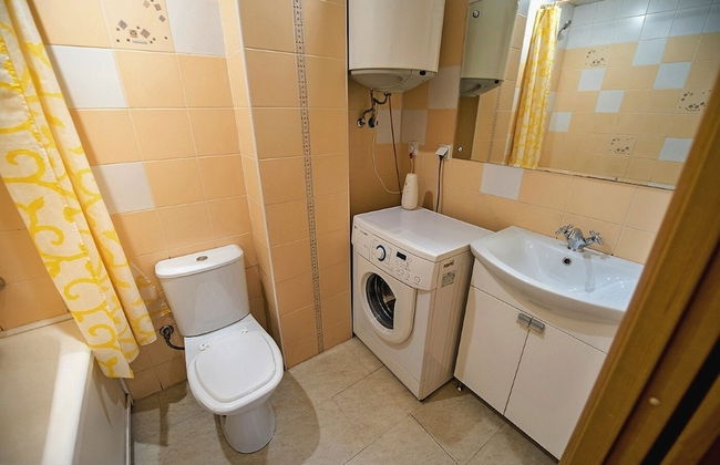 Apartment on Verhneportovaya 2A - Photo 13