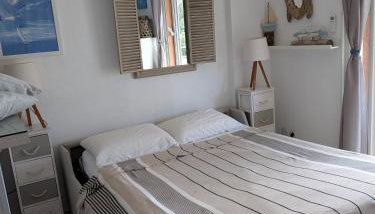 VUE MER- BEAU STUDIO - TERRASSE ABRITEE - Wi-Fi - CLIMATISATION - PARKING GRATUIT-Classé 3 étoiles - Foto 3