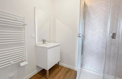 Pépites rares en bord d'Allier, découvrez trois T1 rénovés, proches Vichy et Saint-Yorre, transports, thermes et toutes commodités - Foto 20