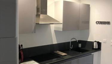 Logement à Brive proche centre-ville et campagne - climatisation, Wifi, coin exterieur et parking privés - Foto 3