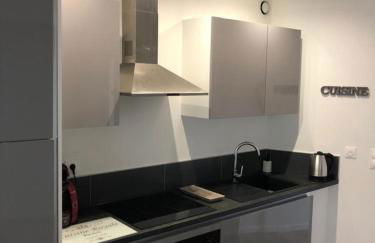 Logement à Brive proche centre-ville et campagne - climatisation, Wifi, coin exterieur et parking privés - Foto 3