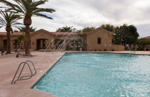 Gated townhouse with heated pool, hot tub, near US60 - Foto 27