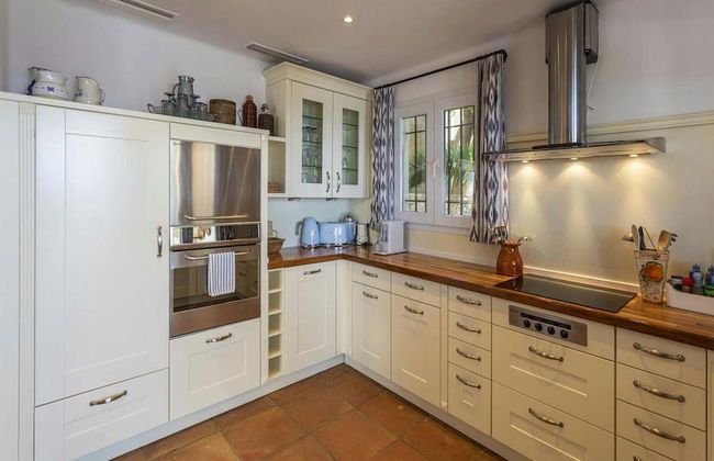 Lavish Villa With Saltwater Pool - Foto 11