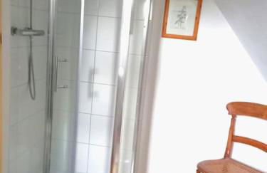 Rustic Retreat Guest Lodge - Photo 15