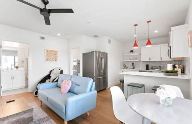 East Downtown 3BR Condo Free Parking Sleeps 7 - Foto 29