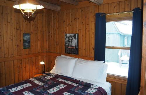 The Crystalaire Cabin - Charming and Relaxing! - Photo 5