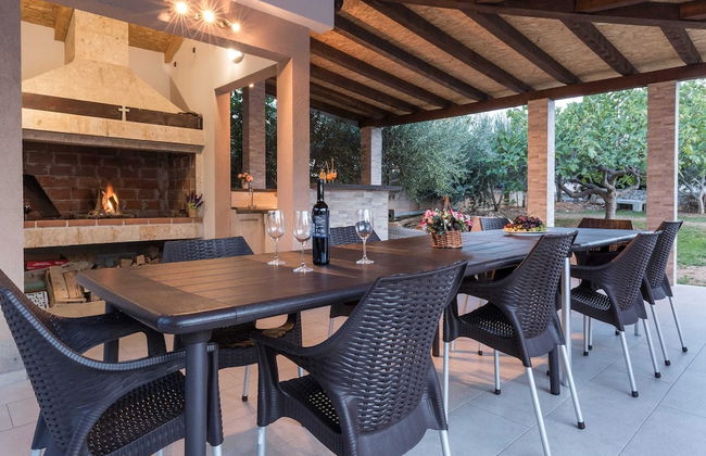 Spacious Holiday Home With Swimming Pool - Foto 34