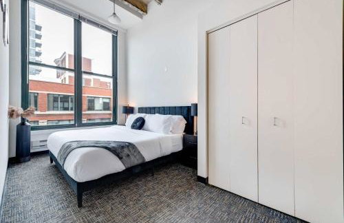 West Loop - City Views With In & Out Parking 2 - Photo 11