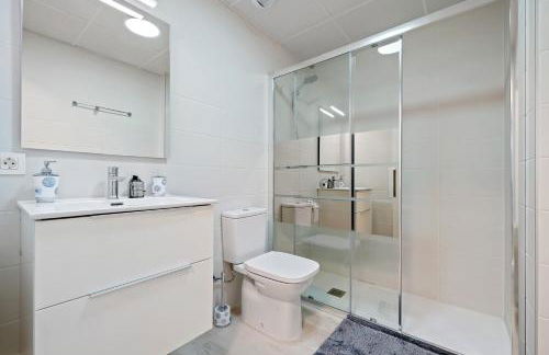 Magical 2BR Condo in the Heart of Cambrils - Photo 22