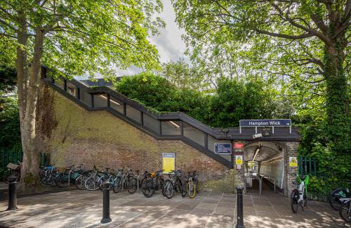Chic 1BR Teddington Apartment Modern & Bright - Photo 22