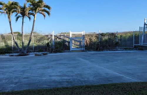 Ocean Front by Cocoa Beach Pier - Foto 29
