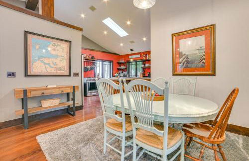 1 Mi to Dtwn! Lakefront Earl Young Charlevoix Home - Foto 6