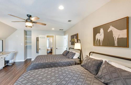 Unwind Fireside Wills Point Gem with Hot Tub and Pond - Foto 13