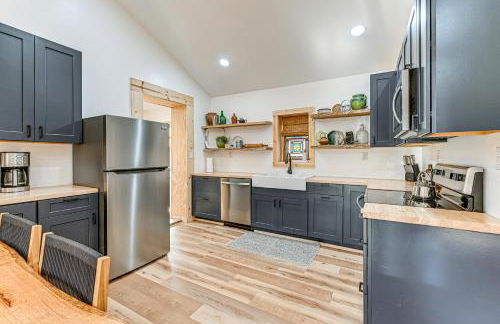 Remote Home with Deck and Grill in Scenic Tuckasegee! - Foto 9