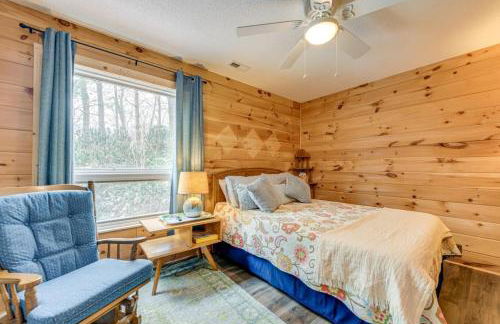 Mountain Getaway with Views and Fire Pit - Foto 10