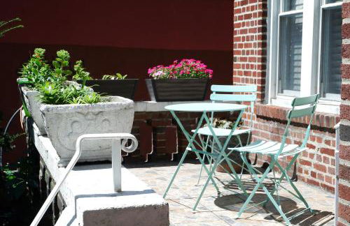 Newly Renovated - Minutes from the City - Foto 15