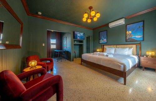 Monaco Vacation Rentals - Photo 37