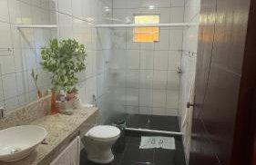 Casa com churrasqueira e piscina, perto de riacho - Foto 22