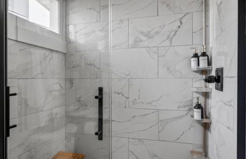 Cozy 4BD - Backyard Retreat - 3mins to Notre Dame - Foto 24