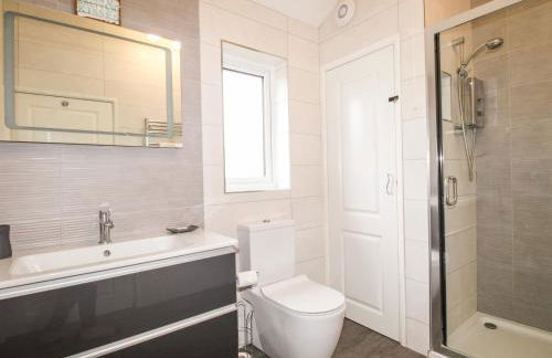 Beside the Sea - Photo 21