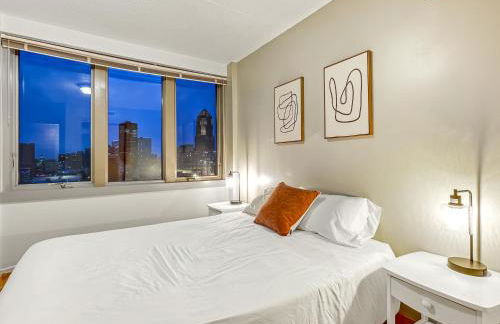 HUGE 2BR Apt Next to Wells Fargo -FREEParking! - Foto 4