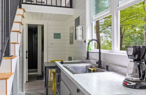 Riverside Tiny House with hot tub near Stowe - Foto 11