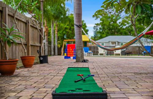 Tropical Oasis- Pickleball, Pool, Hot Tub- 15 min to beach - Photo 64