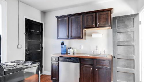 Tranquil Escape in Church Hill Near Libby Park - Foto 4, stove, dishwasher, storage