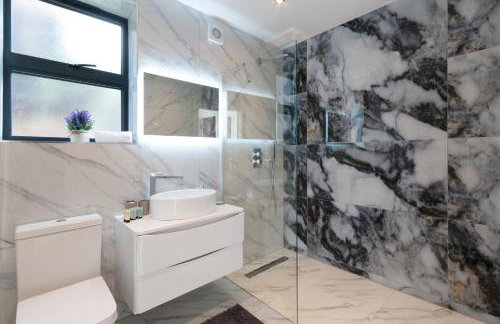 Modern Two Bedrooms Flat in Julien Road, CR5, London - Foto 5